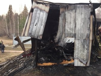 Иллюстрация к новости: В поселке Орловка сгорела майнинг-ферма. Пострадавших нет